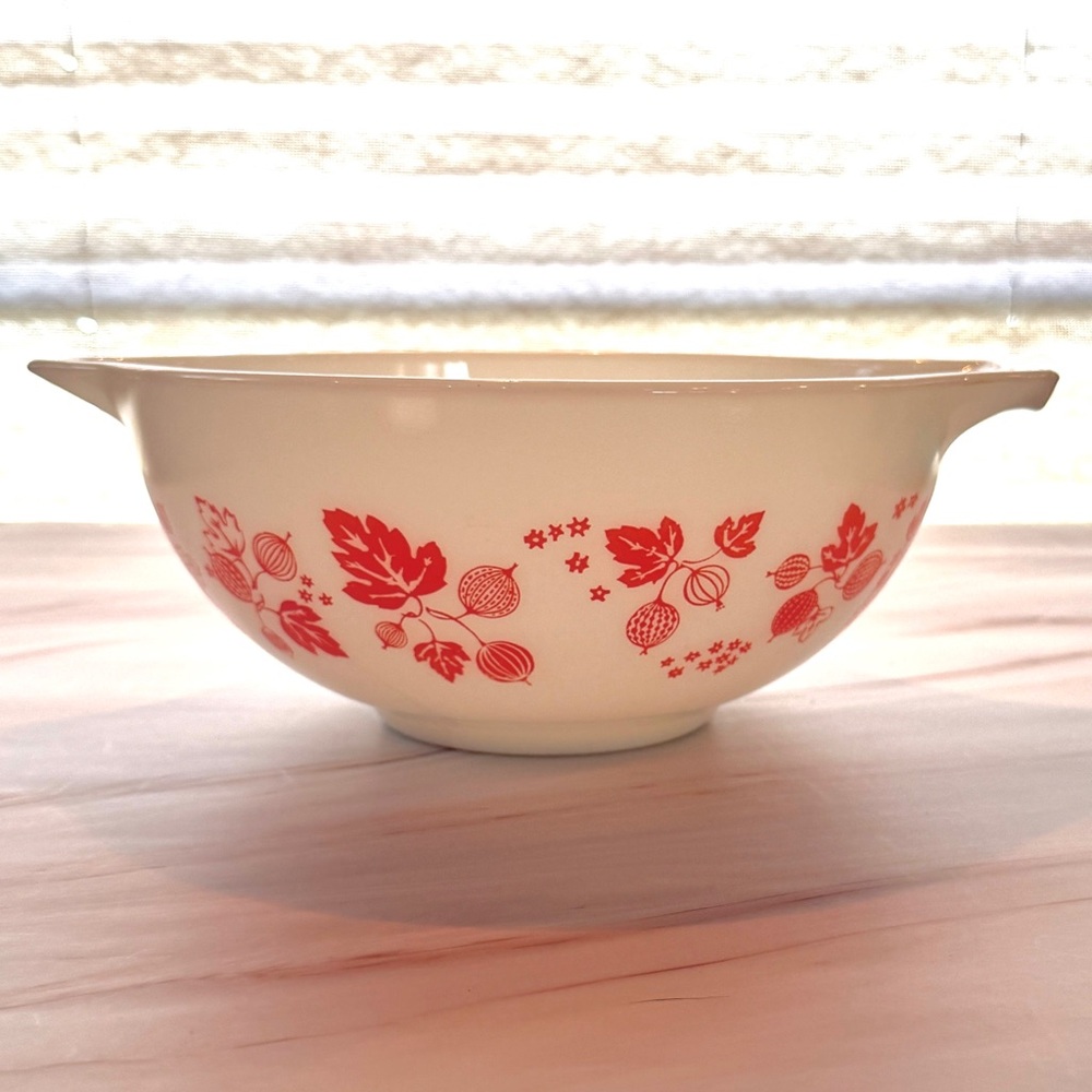 1 PYREX Pink Gooseberry Cinderella #443, 2½Qt. Mixing/ Nesting Bowl. 1957